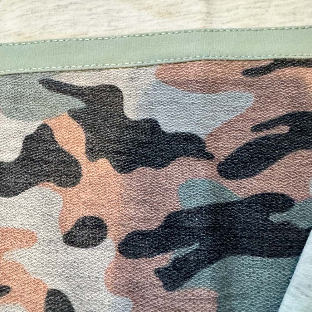 Hem & Thread(Anthropologie) Gray and Green Long Sleeve Tee - Picture 6 of 6